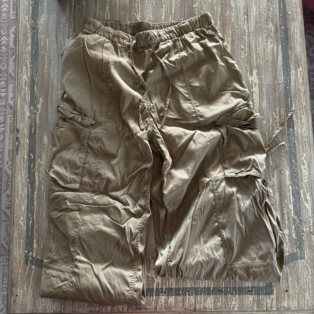 Lululemon Mid-Rise Cargo Pants